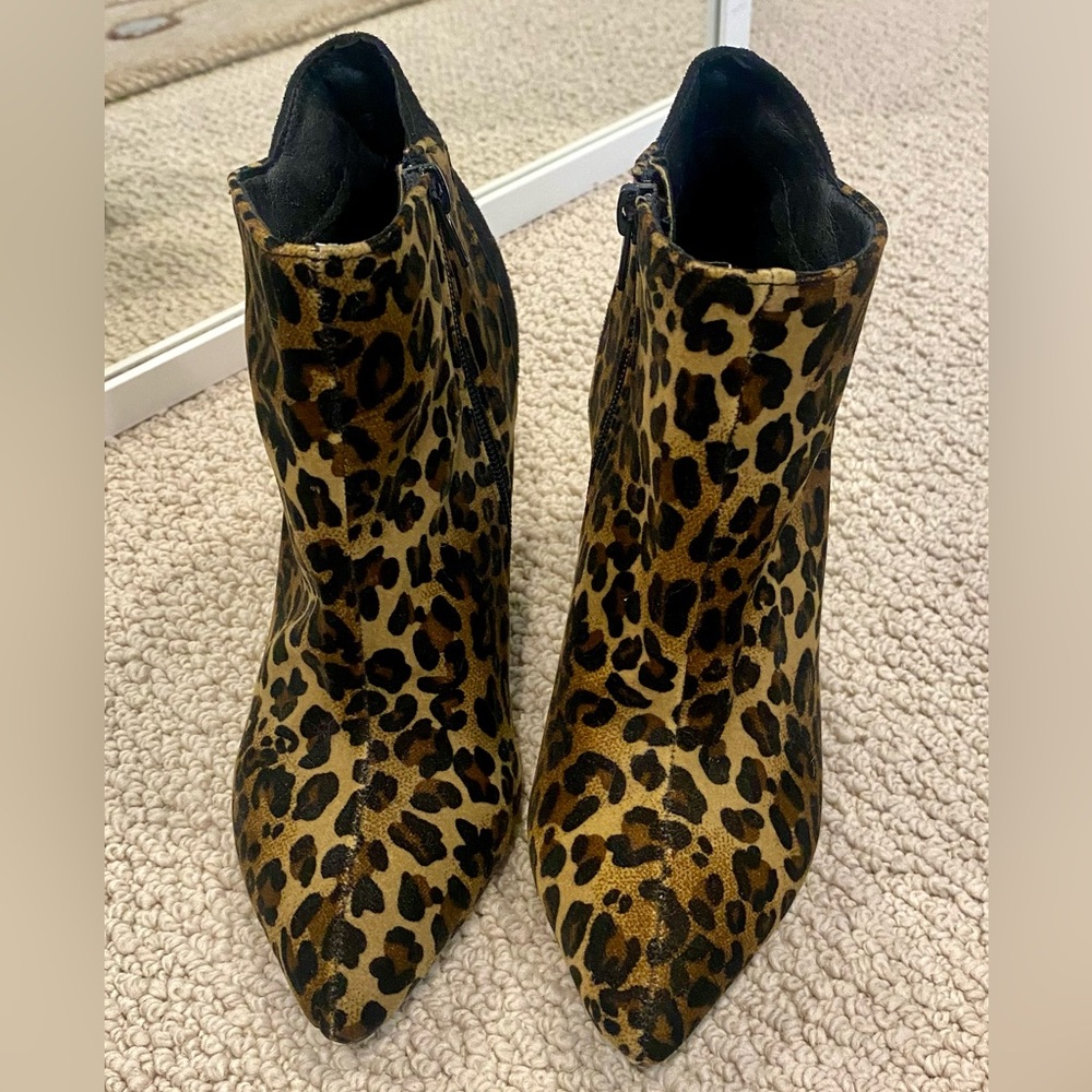 Bellini Leopard Ankle Booties 7W